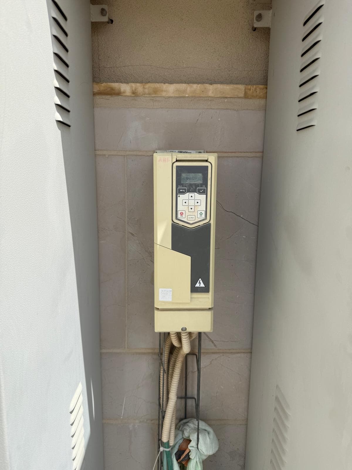 ABB VFD חדש שהותקן - ממסר מהירות למפוח היטאה