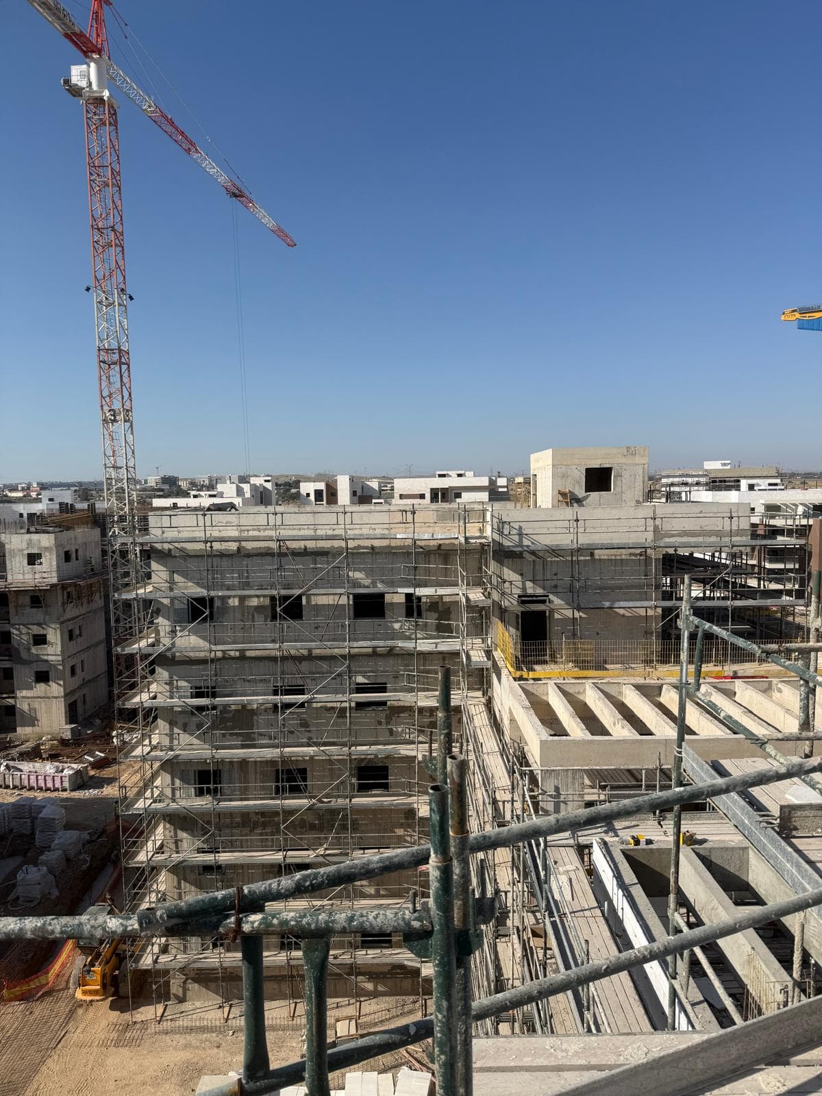 פנורמת אתר הבנייה - שכונת הפארק באר שבע, 8 בניינים בשלבי בנייה שונים